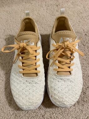 Women’s APL Knit Sneakers in Cream and Tan